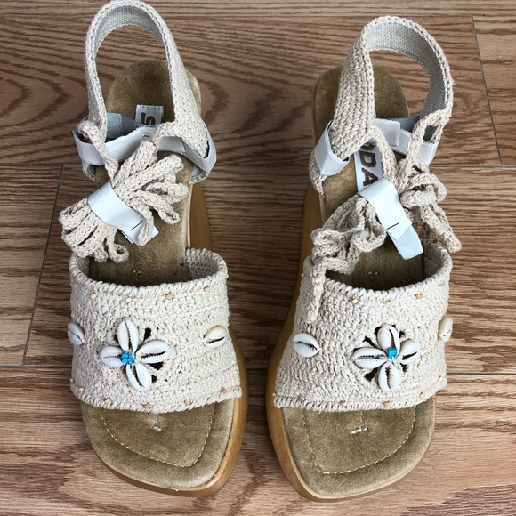 SODA Kendo Natural Macrame Shells Platform Sandal - Picture 3 of 12